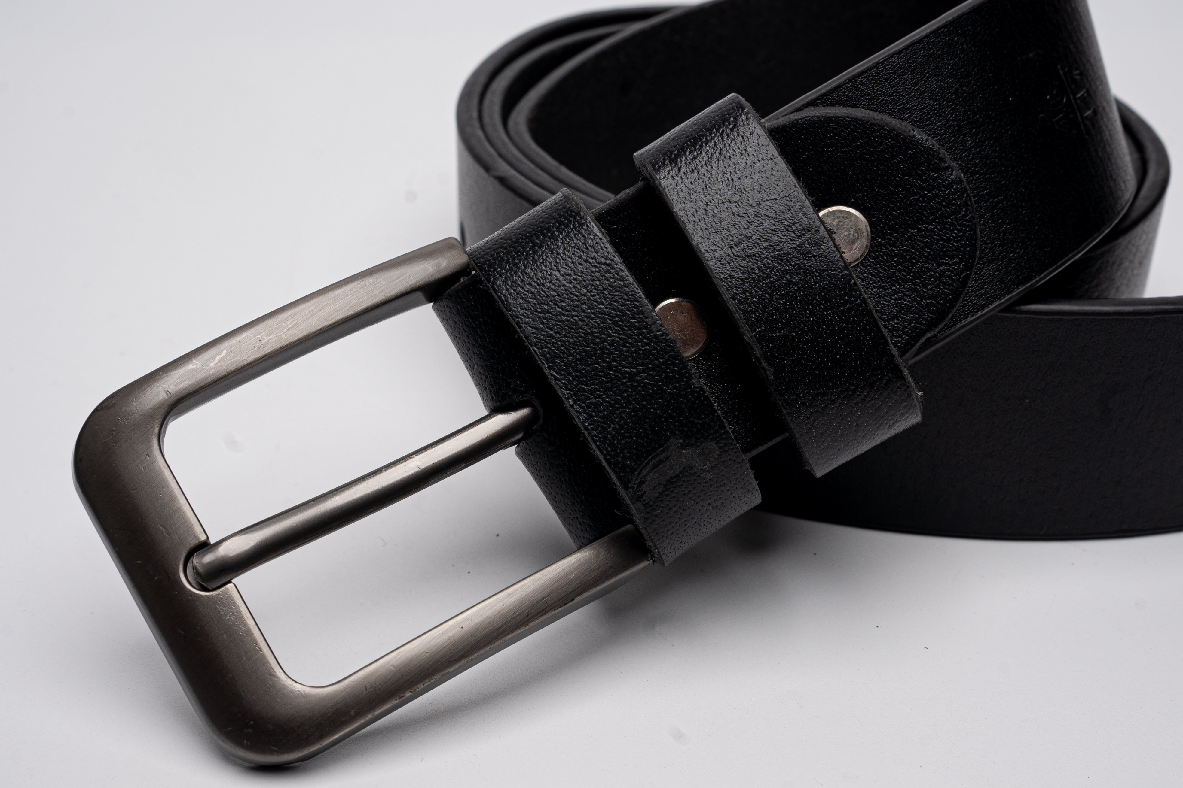 Ascent Prime - Sleek Black Leather Belt